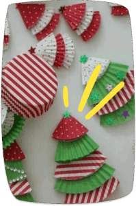 manualidades navidenas arbolitos con capcillos